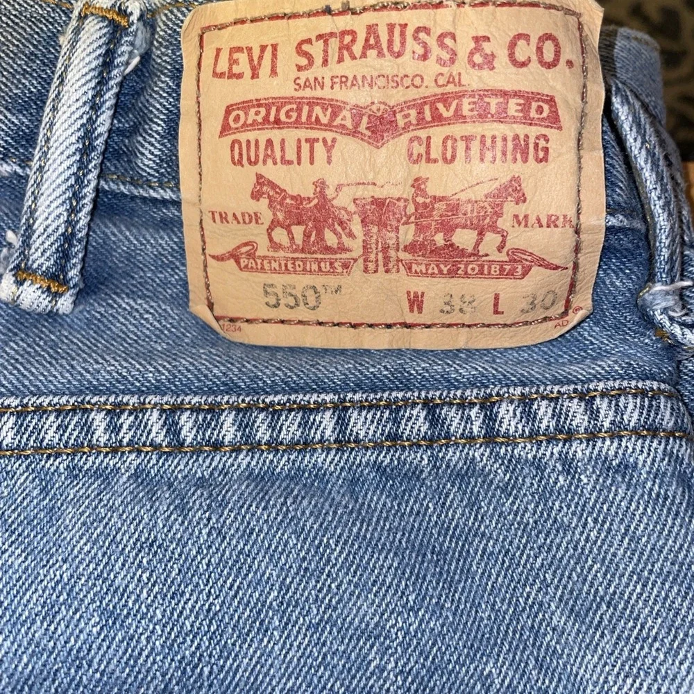 Levis 550 Jeans Mens 38x30 Blue Relaxed Fit‎ Tapered Leg Zip Fly Denim Classic